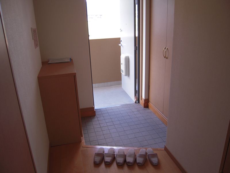 玄関　収納もある玄関です