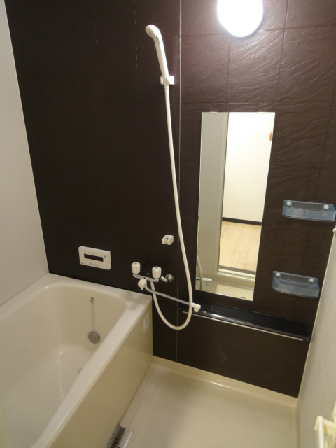 バス・シャワールーム　写真は201号室のものです