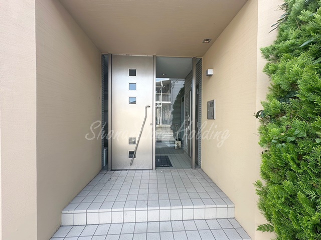 エントランス　オートロック完備のエントランス♪