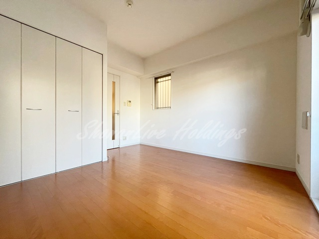 その他部屋・スペース　2面採光の洋室♪