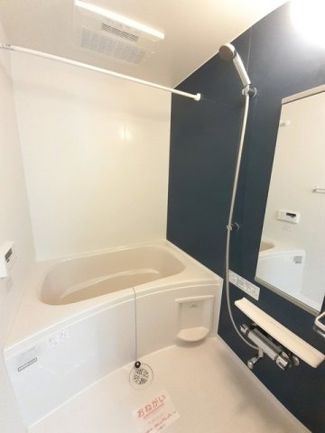 バス・シャワールーム　落ち着いた空間のお風呂です