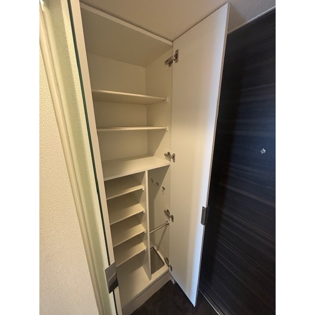 収納　シューズボックス