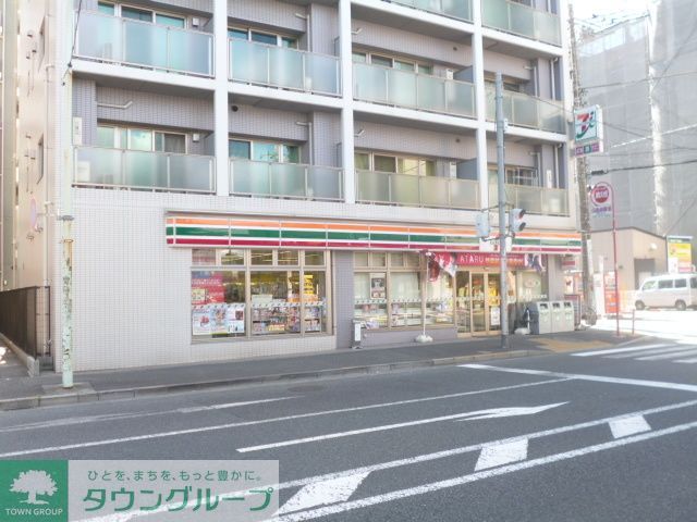 コンビニ　セブンイレブン町田市立博物館前店（コンビニ）まで940m