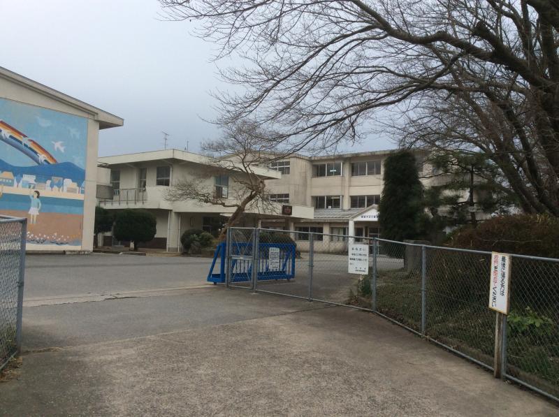小学校　君津市立八重原小学校（小学校）まで284m