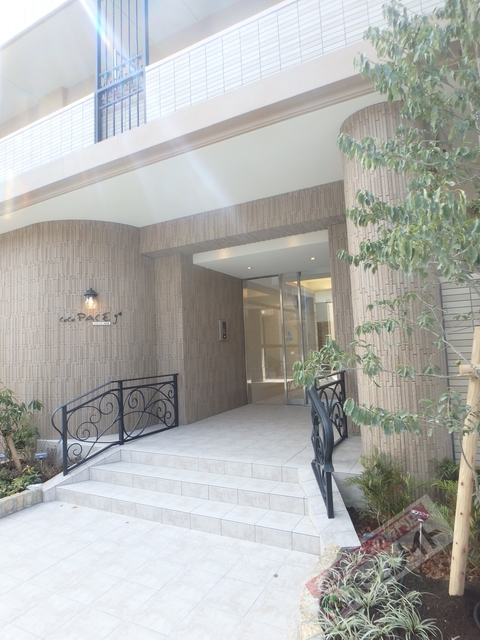 エントランス　オートロック付きで部外者シャットアウト♪