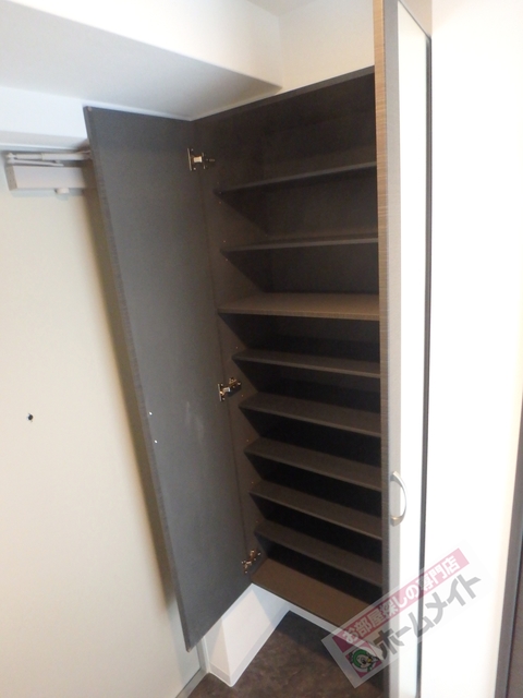 玄関　天井高シューズクローゼット付き♪