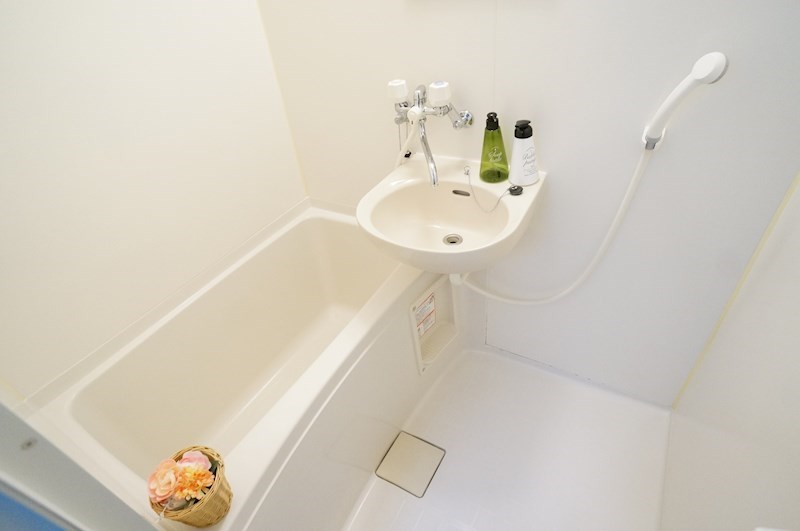 バス・シャワールーム　※同建物・別号室の参考写真です★（実際のお部屋とは異なります