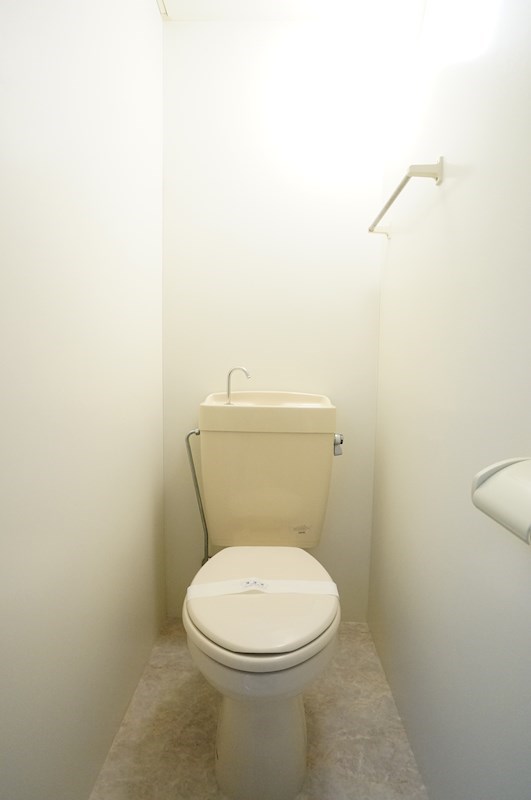トイレ　※同建物・別号室の参考写真です★（実際のお部屋とは異なります