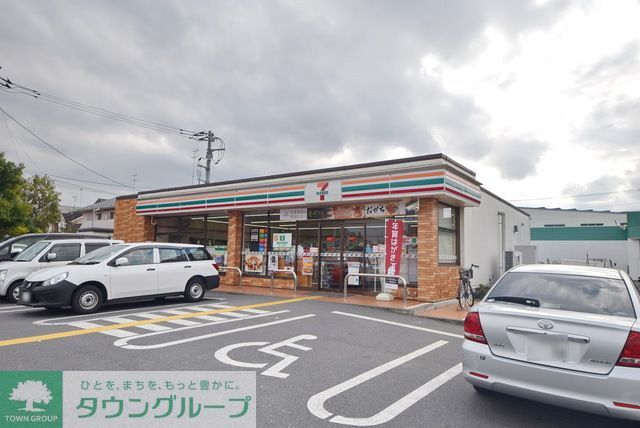 コンビニ　セブンイレブン鴻巣氷川町店（コンビニ）まで300m