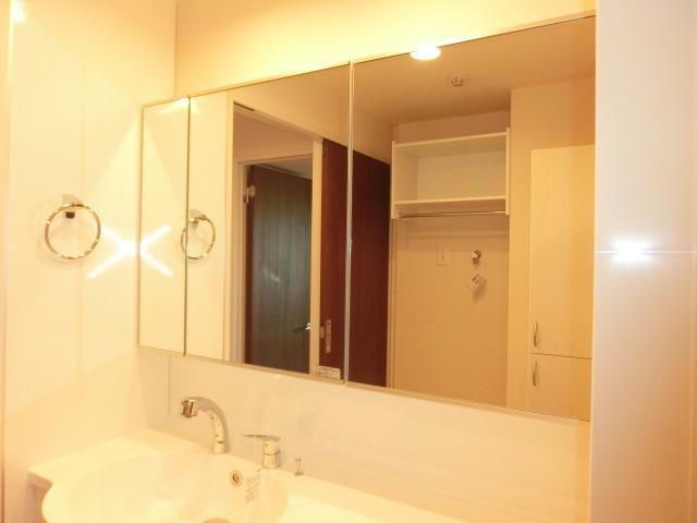 洗面設備　同型・イメージ