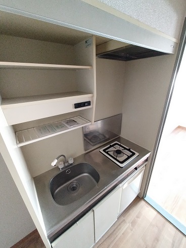 キッチン　1口ガスコンロ・ミニ冷蔵庫
