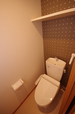 トイレ　温水洗浄便座付き