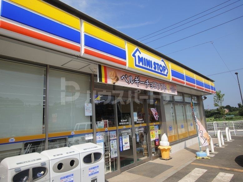 コンビニ　ミニストップ柏手賀の杜入口店（コンビニ）まで420m