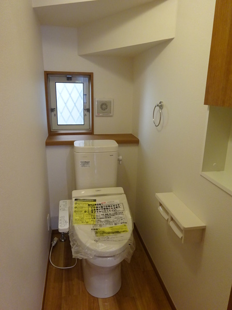 トイレ　温水洗浄便座付のトイレです