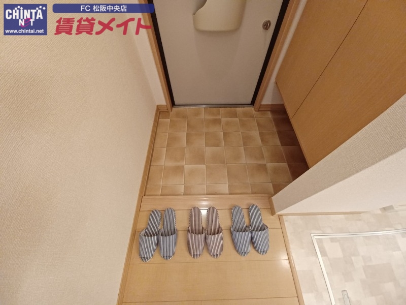 玄関　同型参考写真