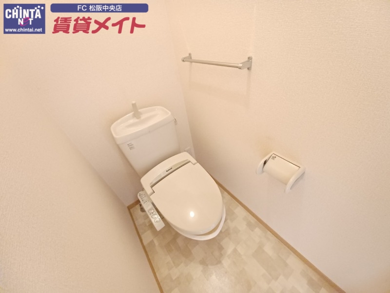 トイレ　同型参考写真