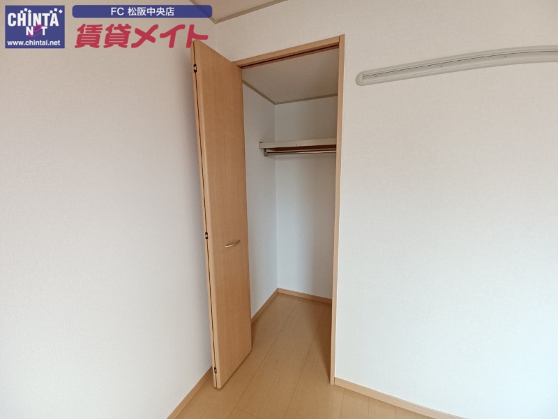 収納　同型参考写真