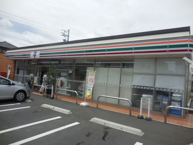 コンビニ　セブンイレブン（コンビニ）まで390m