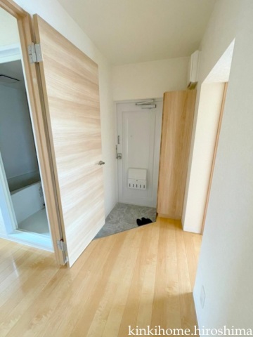 玄関　写真は別のお部屋です。※現況を優先します