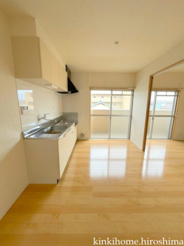 居室・リビング　写真は別のお部屋です。※現況を優先