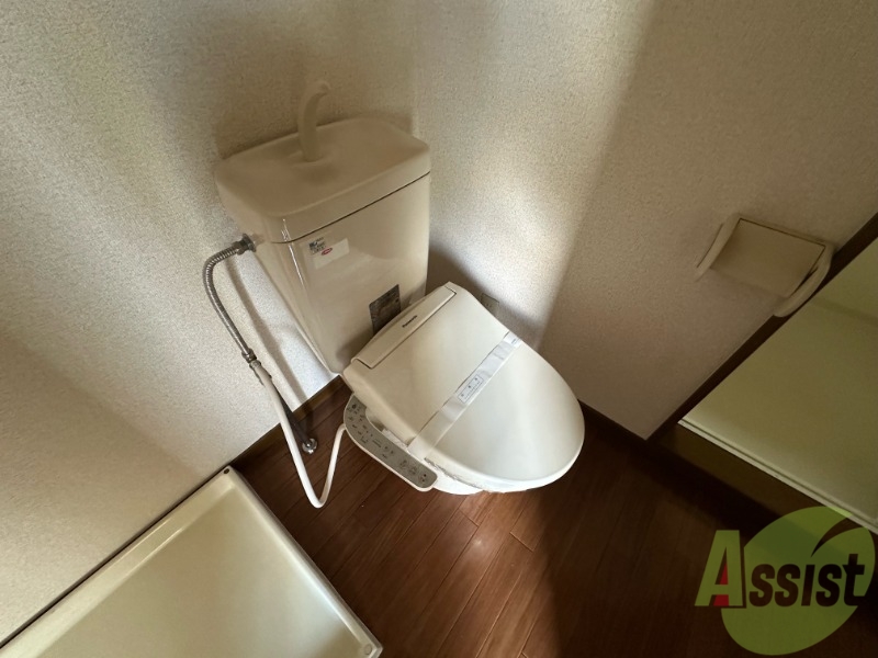 トイレ　温水洗浄便座付きのトイレは、使用しやすくうれしいですね。
