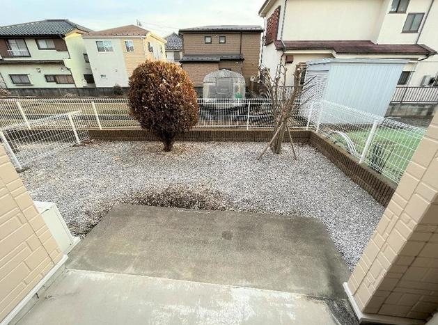 バルコニー　専用庭がございます。