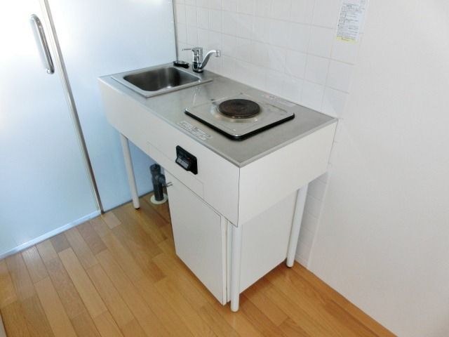 キッチン　居室とキッチンは扉で仕切れます。