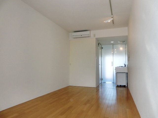 居室・リビング　奥行きのあるお部屋。