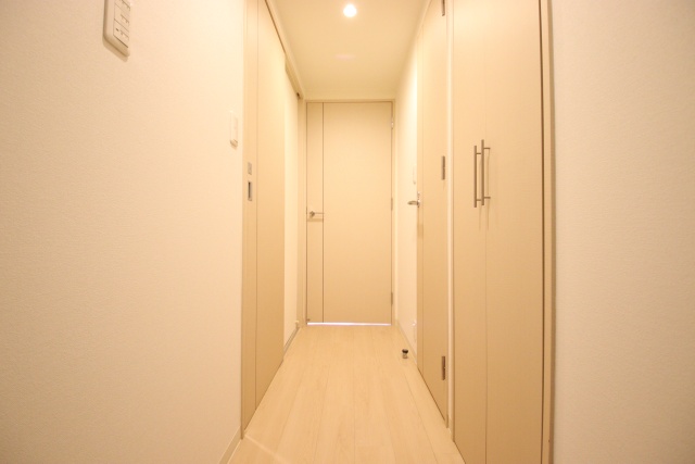 玄関　※別室の参考写真の為、現況優先です。