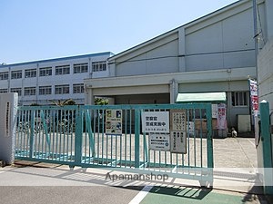 小学校　高槻市立若松小学校（小学校）まで1918m