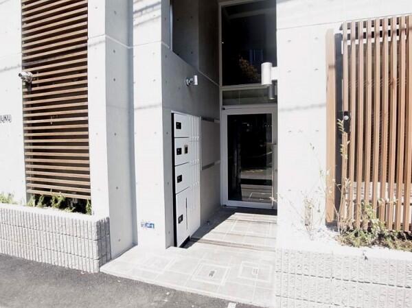 エントランス　清潔なエントランスです