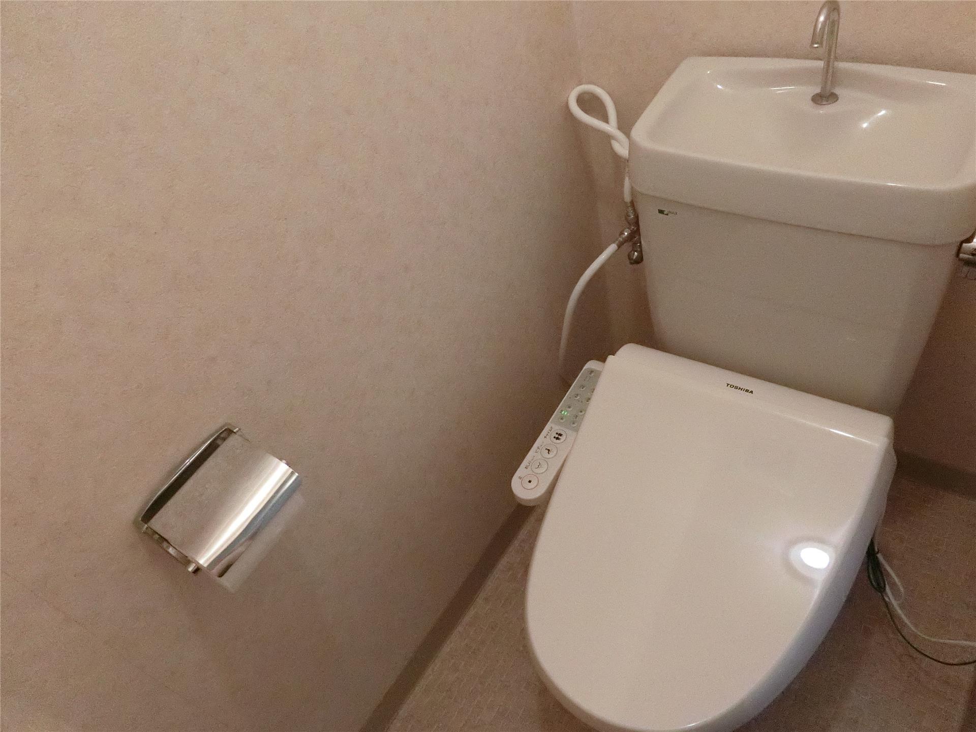 トイレ　ウォシュレット付きの洋式トイレ♪