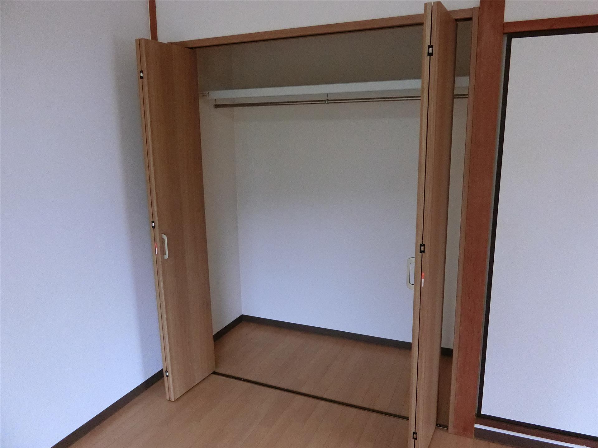 収納　お洋服も掛けて収納できるクローゼット♪