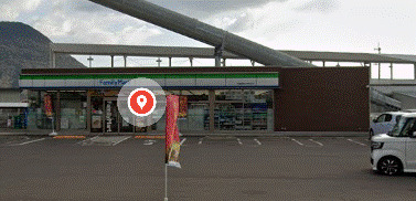 コンビニ　ファミリーマート 丸亀城辰小学校北店（コンビニ）まで748m