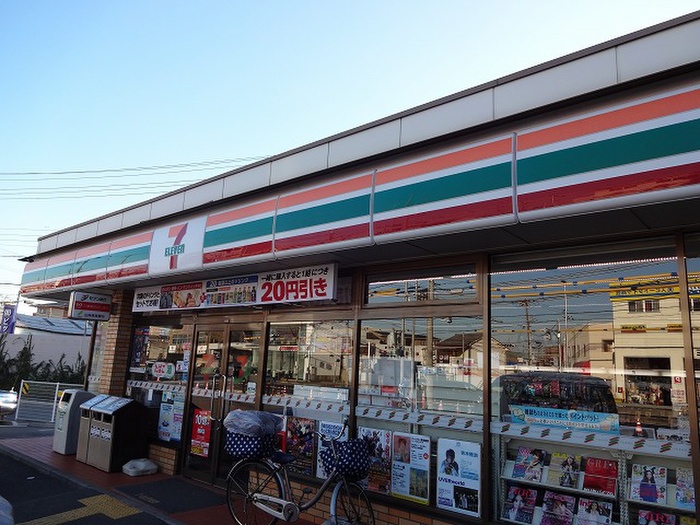 コンビニ　セブンイレブン（コンビニ）まで500m