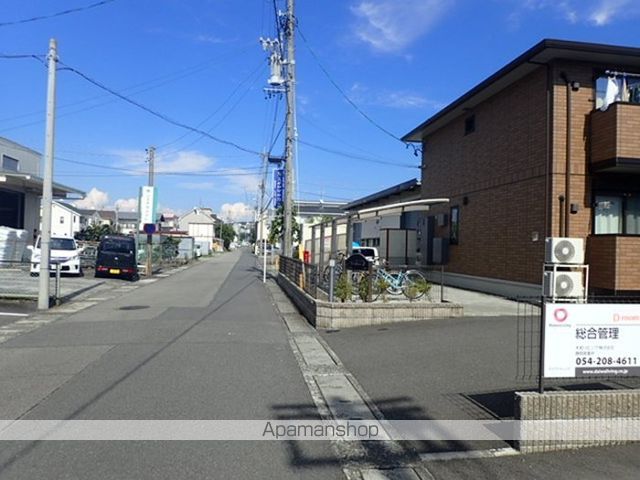 その他　前面道路（その他）まで2m