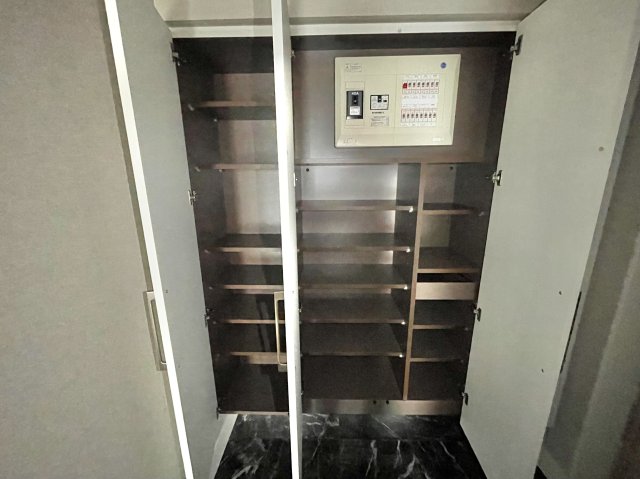 収納　＊居住中のため別部屋参照