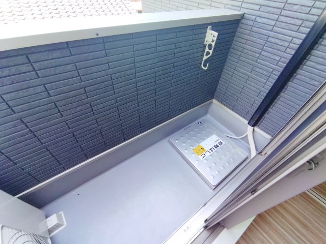 バルコニー　お洗濯にも便利なバルコニー付き