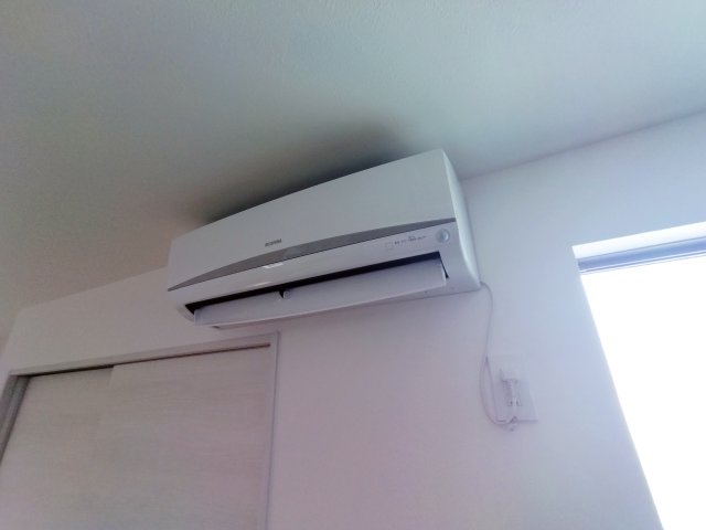 玄関　エアコン
