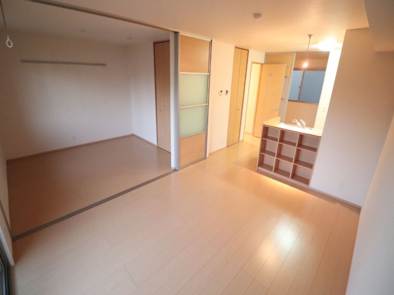 居室・リビング　明るいお部屋です