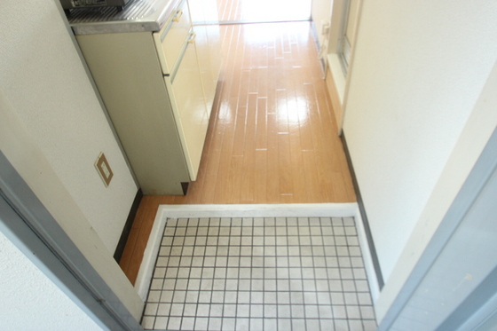 玄関　※別部屋の写真です