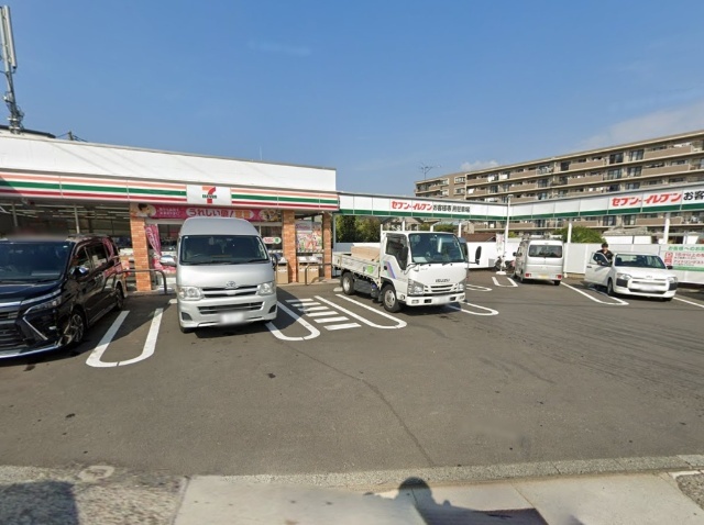 コンビニ　セブンイレブン横浜新道戸塚店（コンビニ）まで769m