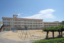 小学校　明石市立大久保小学校（小学校）まで763m