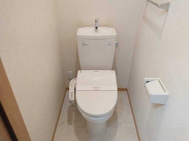トイレ　温水洗浄暖房便座