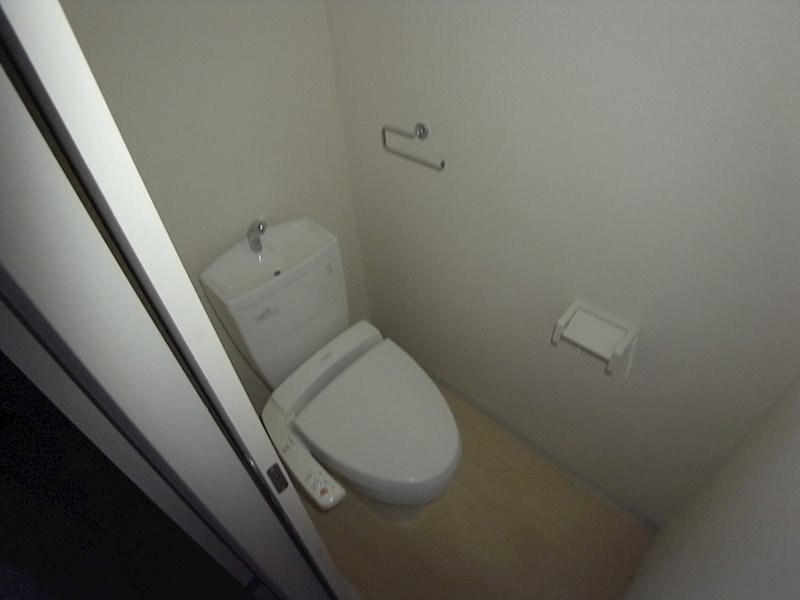 トイレ　※別のお部屋の写真になります
