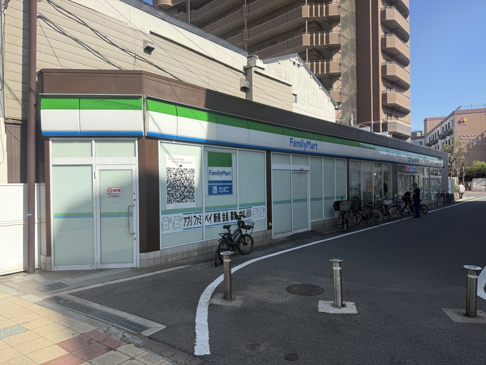 コンビニ　ファミリーマート我孫子道駅前店（コンビニ）まで62m
