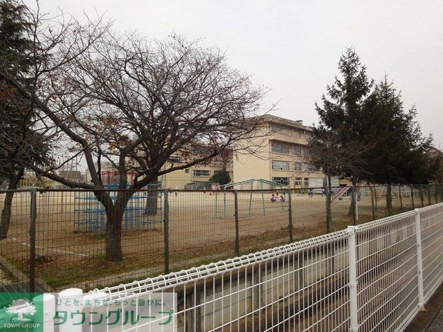 小学校　古ヶ崎小学校（小学校）まで880m