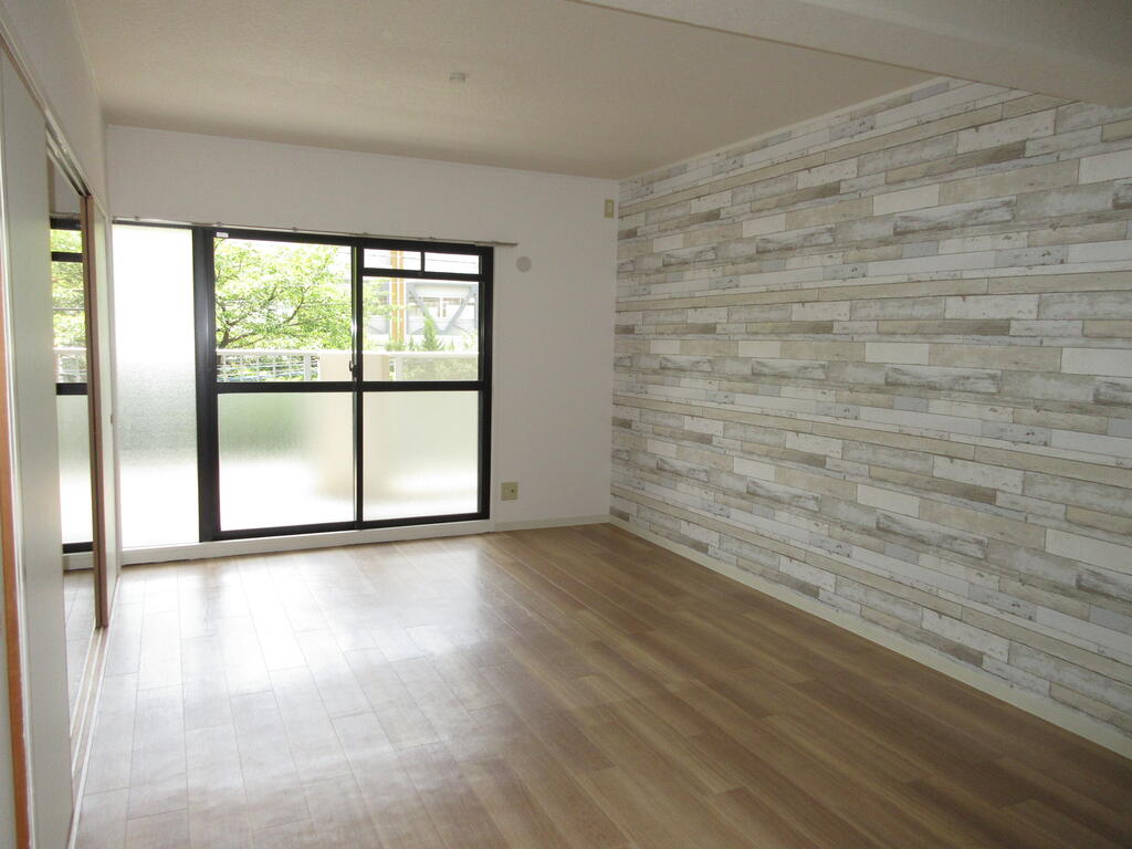 居室・リビング　（同タイプの別のお部屋です）