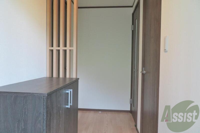 玄関　玄関の木がオシャレですね。この空間にずっと居たいです。