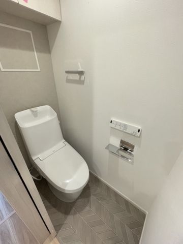 ＪＲ京浜東北線 蒲田駅 徒歩8分 15階建 築1年のトイレ写真
